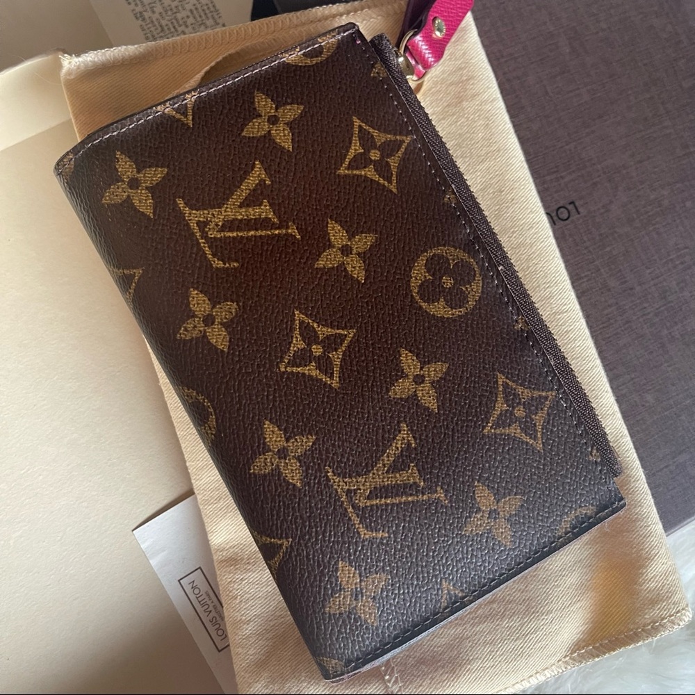 Louis Vuitton Adele Fuchsia Compact Wallet